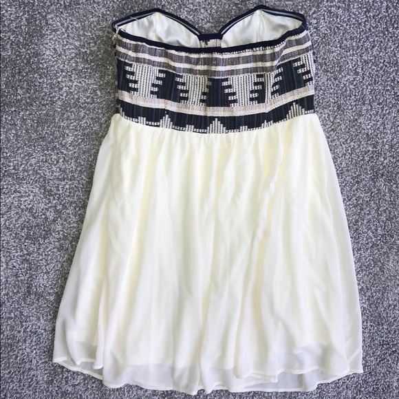 Francesca’s Dress - Picture 2 of 3